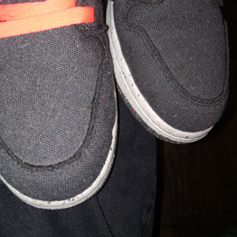 Jordan Black and Red High-Top Sneakers - Picture 7 of 8